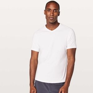 Lululemon 5 Year Basic V - Large - NWT